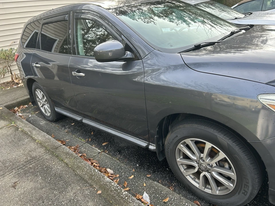 2013 Nissan Pathfinder 4th Gen - Image 2 of 10