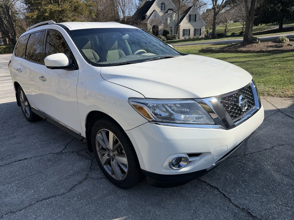 2013 Nissan Pathfinder 4th Gen - Image 2 of 12