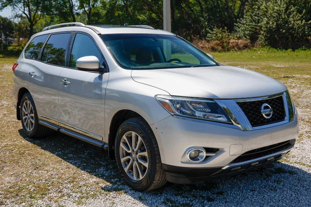 2013 Nissan Pathfinder 4th Gen - Image 15 of 21