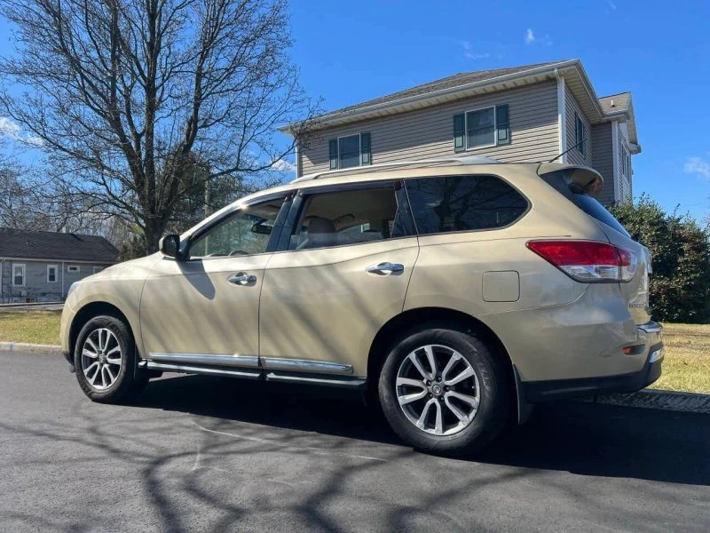 2013 Nissan Pathfinder 4th Gen - Image 3 of 12