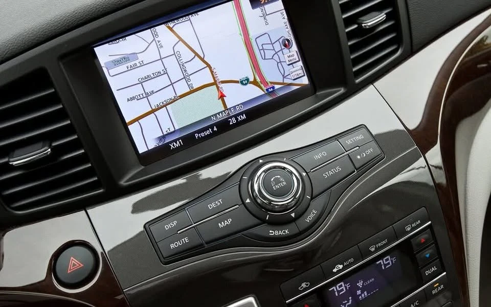 2013 Nissan Quest - Image 12 of 15
