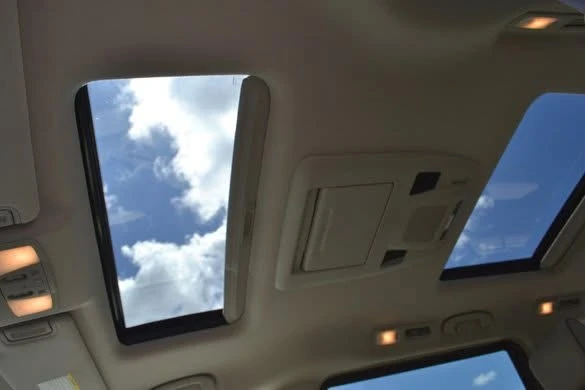 2013 Nissan Quest - Image 10 of 15