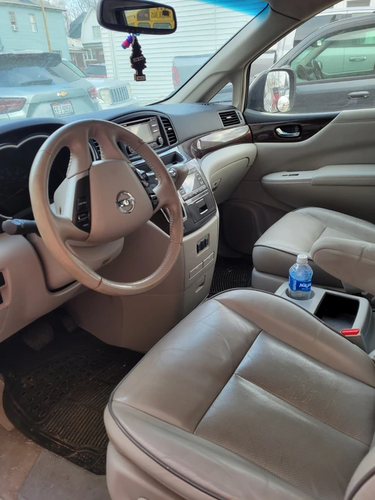 2013 Nissan Quest - Image 3 of 4