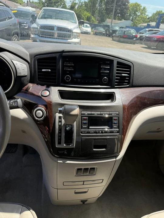 2013 Nissan Quest - Image 7 of 16
