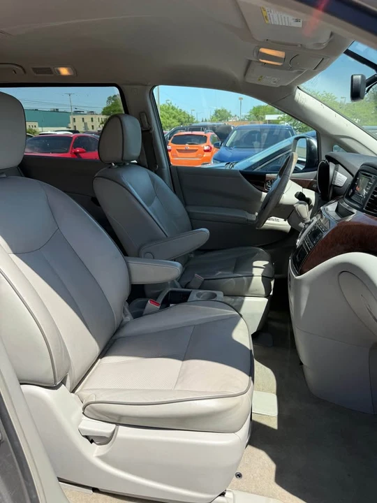2013 Nissan Quest - Image 11 of 16