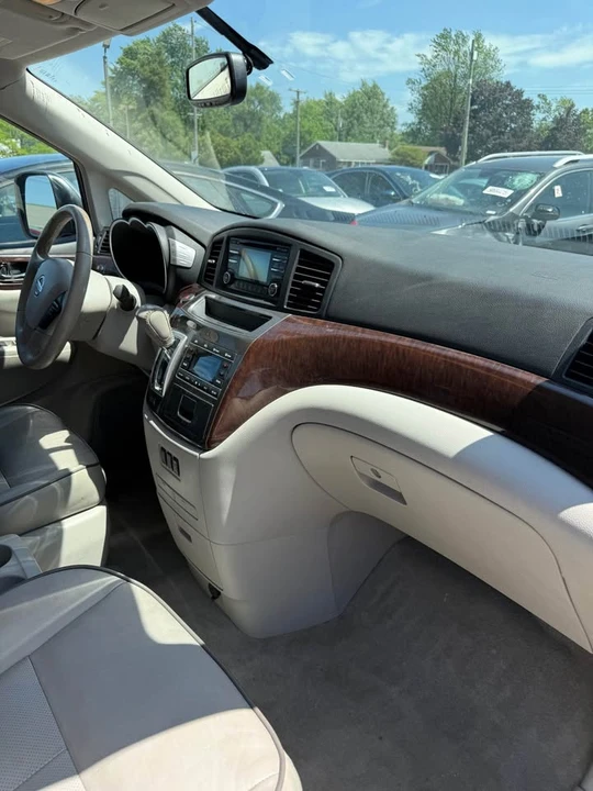 2013 Nissan Quest - Image 13 of 16