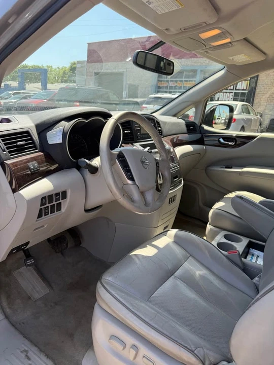 2013 Nissan Quest - Image 8 of 16