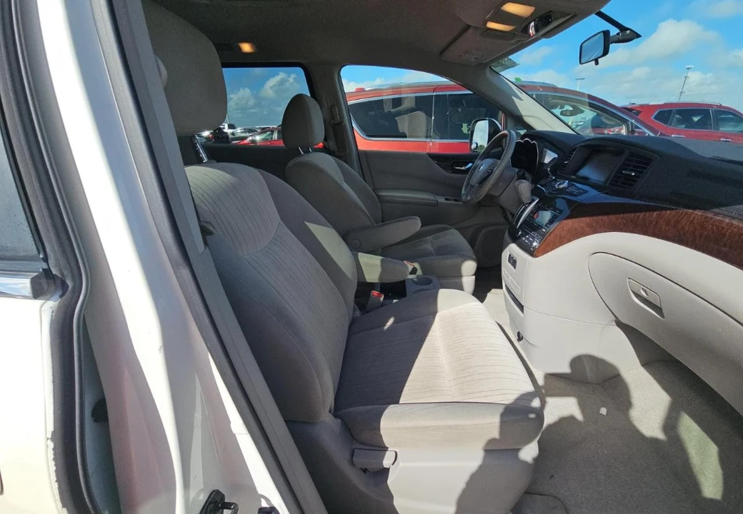 2013 Nissan Quest - Image 9 of 12