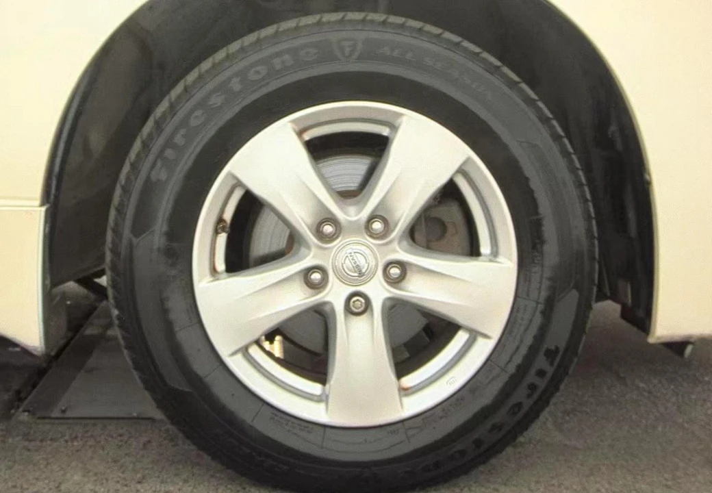 2013 Nissan Quest - Image 7 of 12