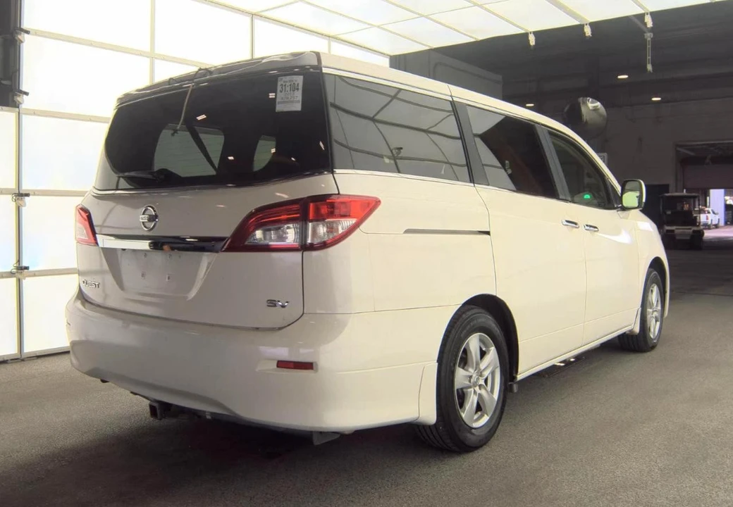 2013 Nissan Quest - Image 5 of 12