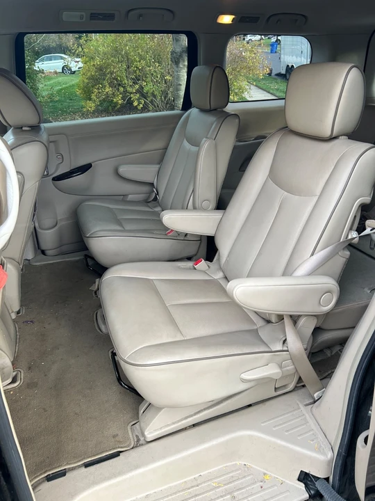 2013 Nissan Quest - Image 10 of 14