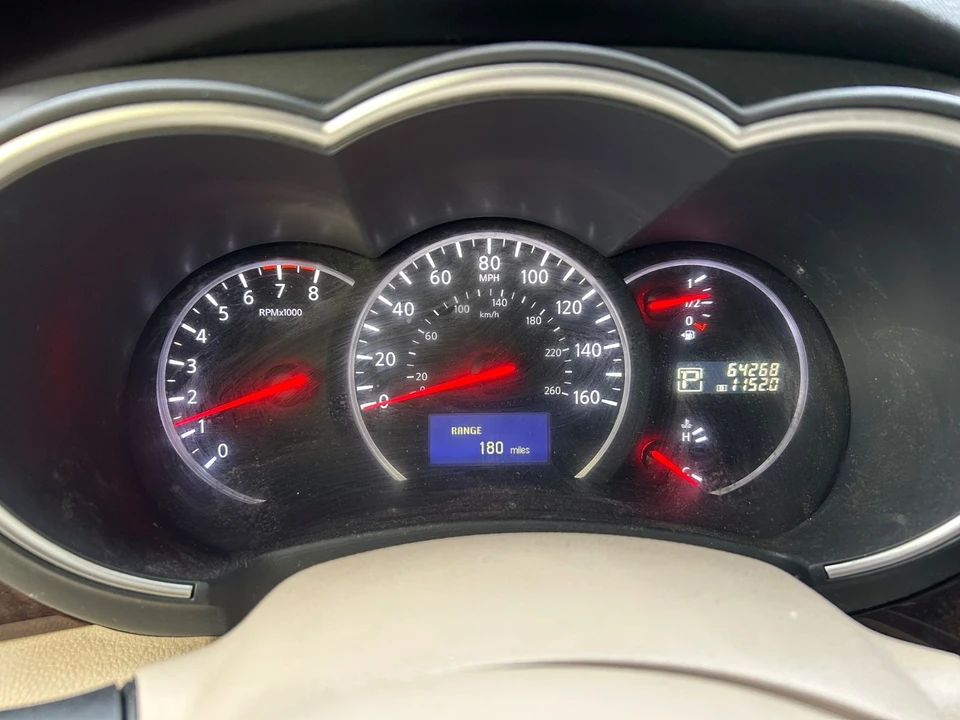2013 Nissan Quest - Image 11 of 14