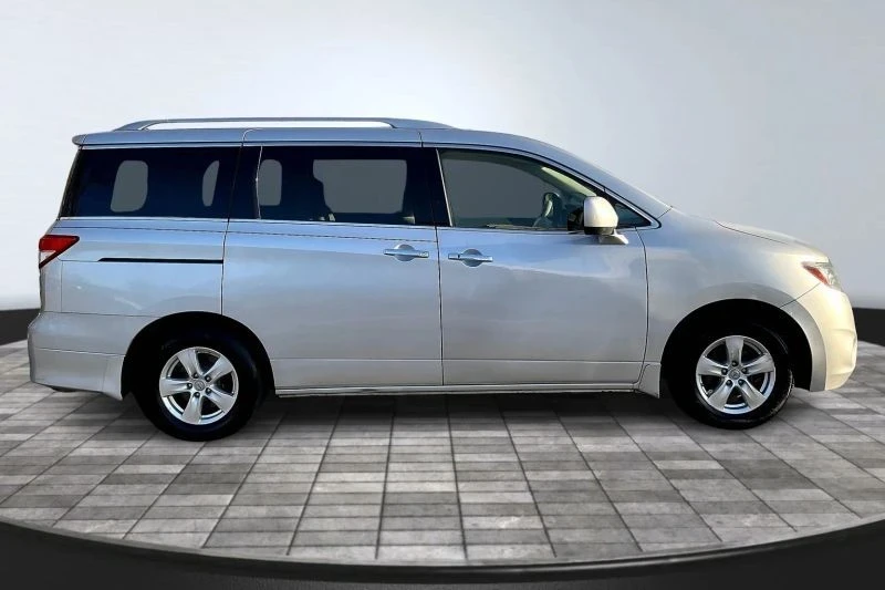 2013 Nissan Quest - Image 8 of 12
