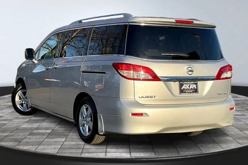 2013 Nissan Quest - Image 7 of 12