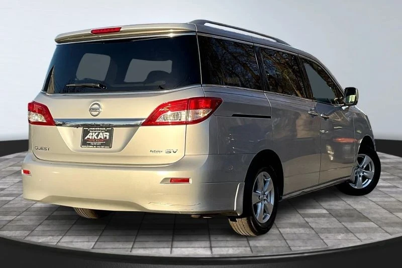 2013 Nissan Quest - Image 5 of 12