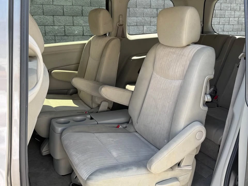 2013 Nissan Quest - Image 10 of 12