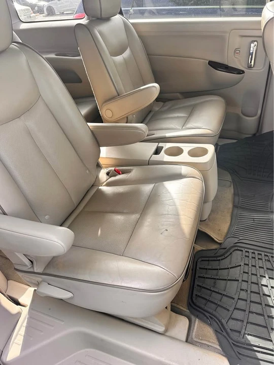 2013 Nissan Quest - Image 4 of 5