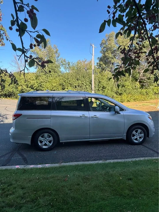 2013 Nissan Quest - Image 2 of 20