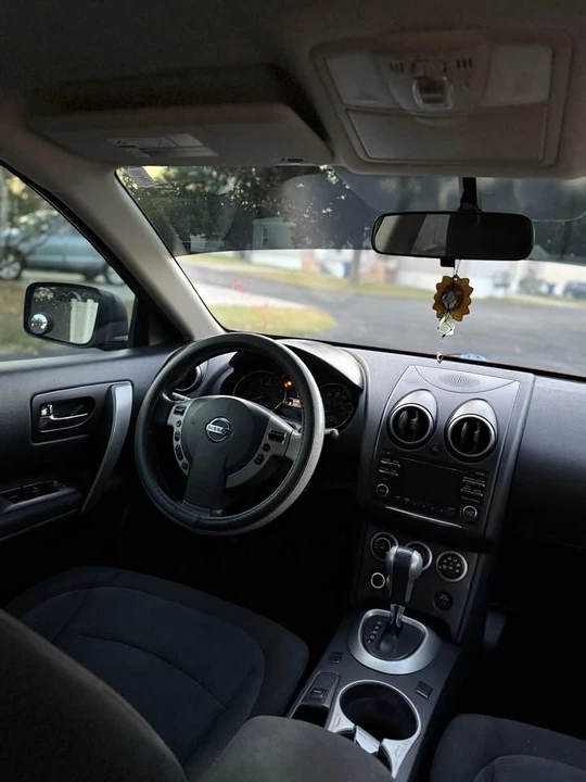 2013 Nissan Rogue - Image 6 of 10