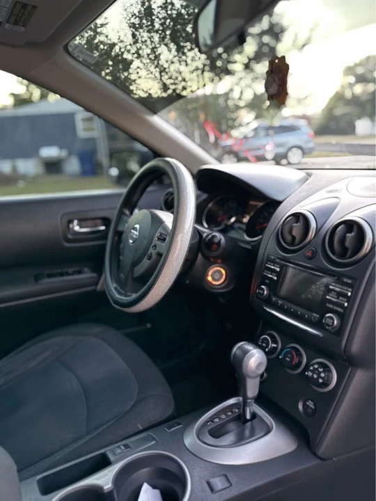 2013 Nissan Rogue - Image 5 of 10