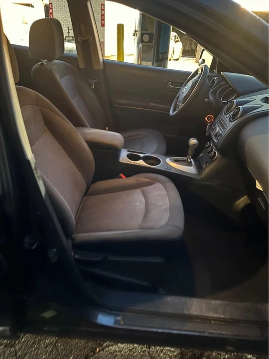 2013 Nissan Rogue - Image 8 of 11