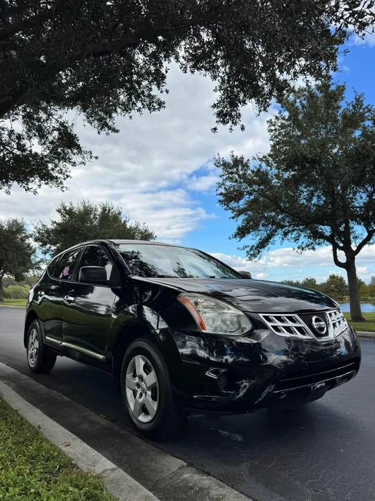 2013 Nissan Rogue - Image 2 of 16