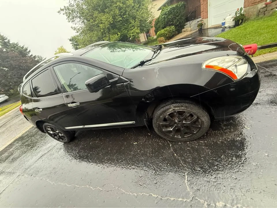 2013 Nissan Rogue - Image 2 of 4