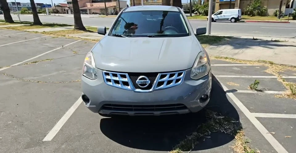 2013 Nissan Rogue - Image 4 of 10