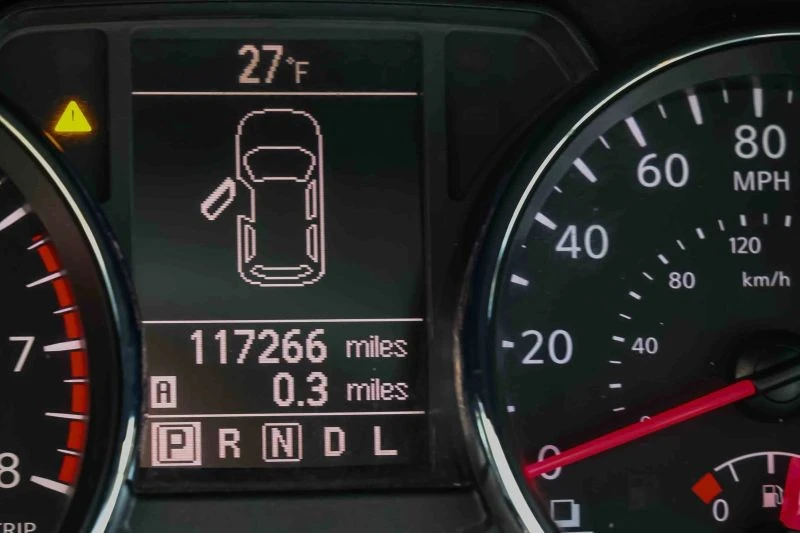 2013 Nissan Rogue - Image 8 of 12