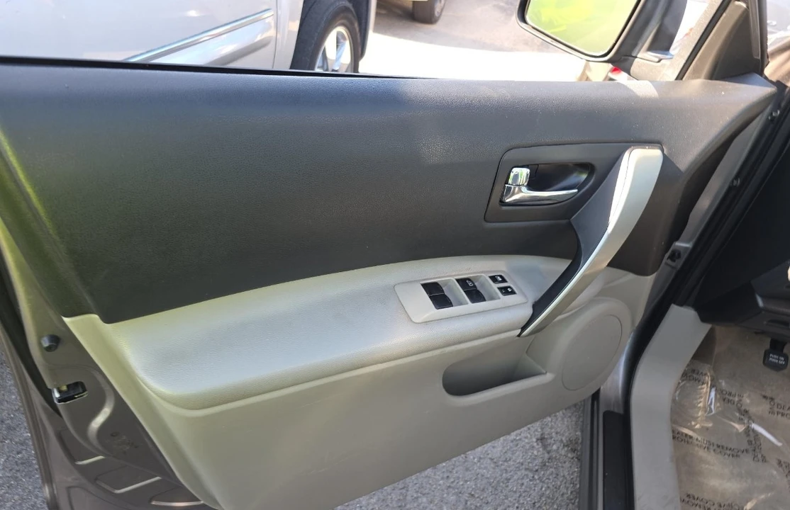 2013 Nissan Rogue - Image 9 of 11