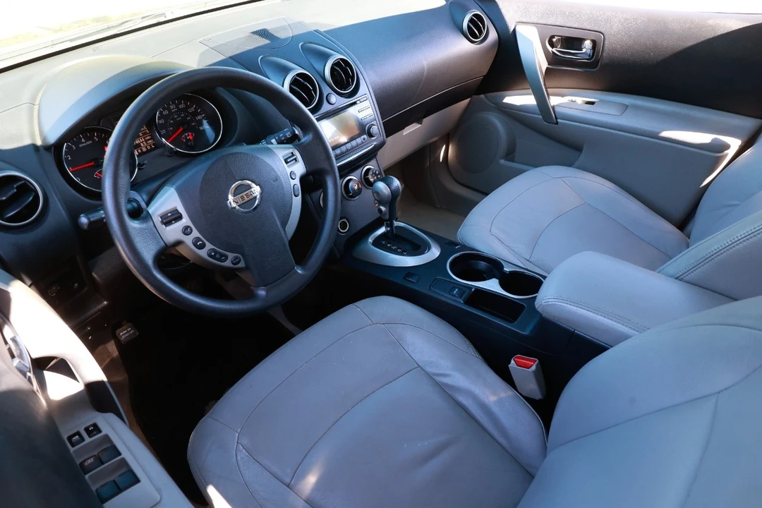 2013 Nissan Rogue - Image 4 of 12