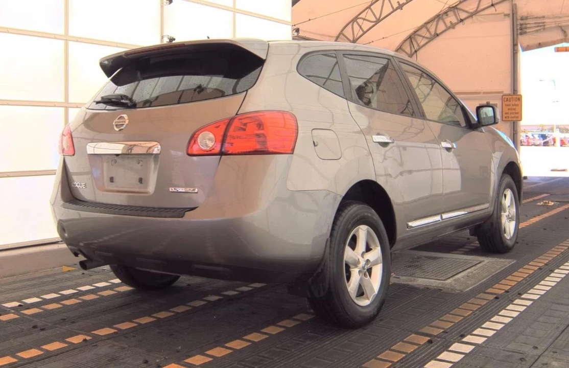 2013 Nissan Rogue - Image 4 of 11
