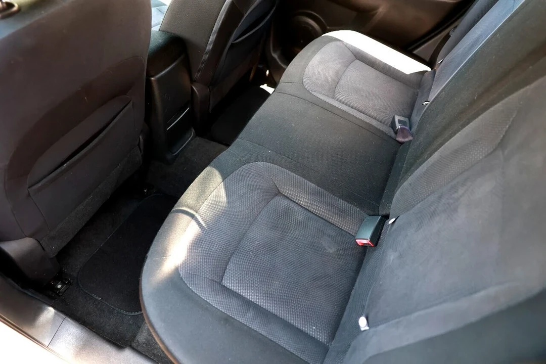 2013 Nissan Rogue - Image 8 of 12