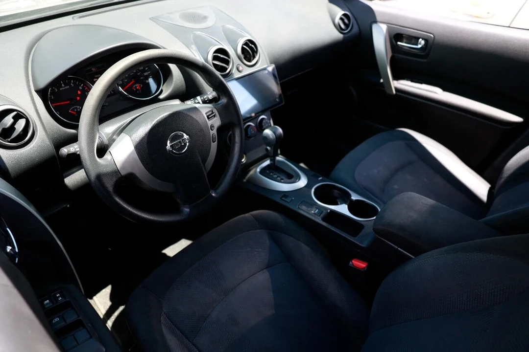 2013 Nissan Rogue - Image 4 of 12