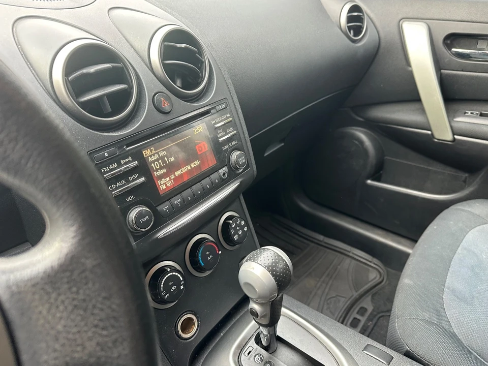 2013 Nissan Rogue - Image 16 of 19