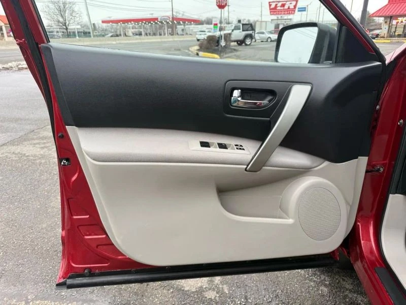2013 Nissan Rogue - Image 11 of 12