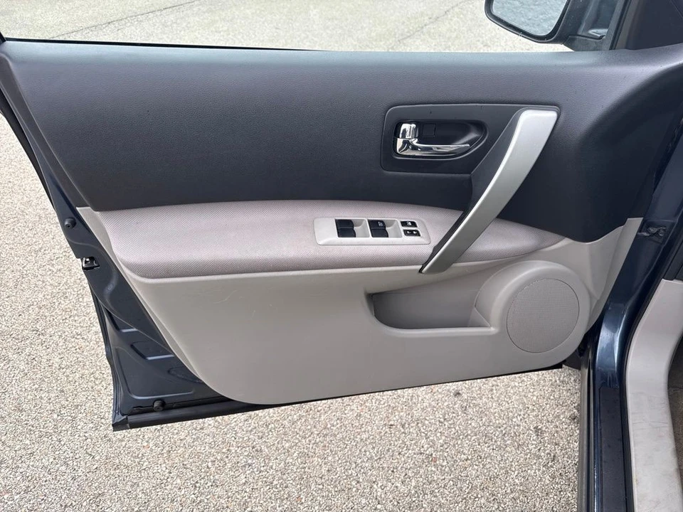 2013 Nissan Rogue - Image 11 of 12