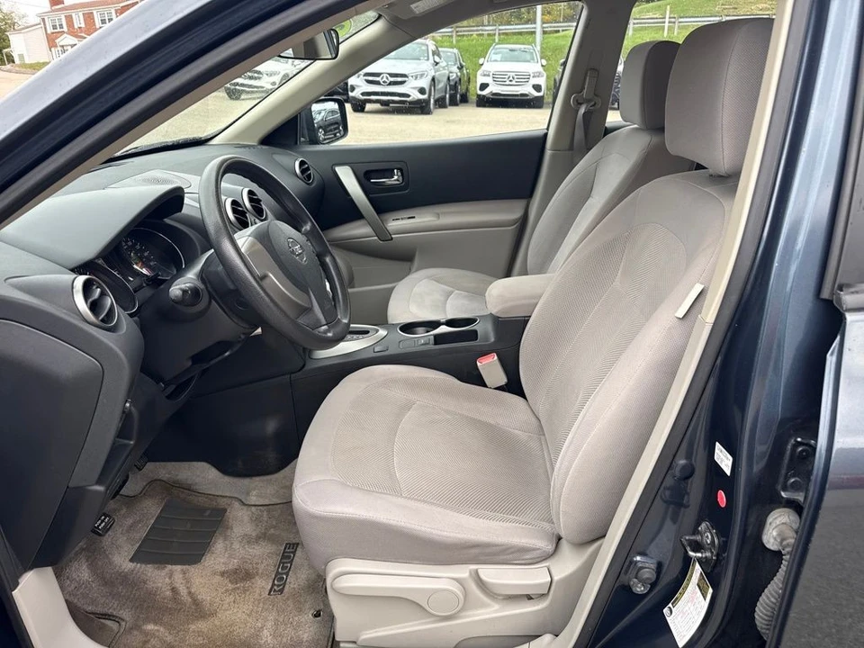 2013 Nissan Rogue - Image 10 of 12