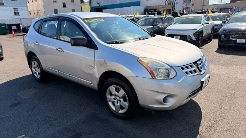 2013 Nissan Rogue - Image 2 of 12