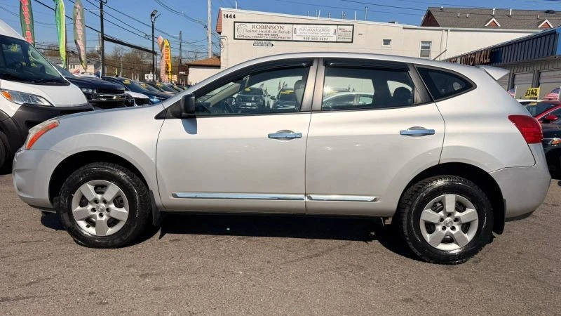 2013 Nissan Rogue - Image 10 of 12