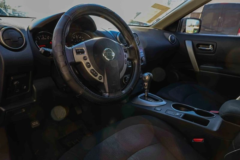 2013 Nissan Rogue - Image 7 of 12