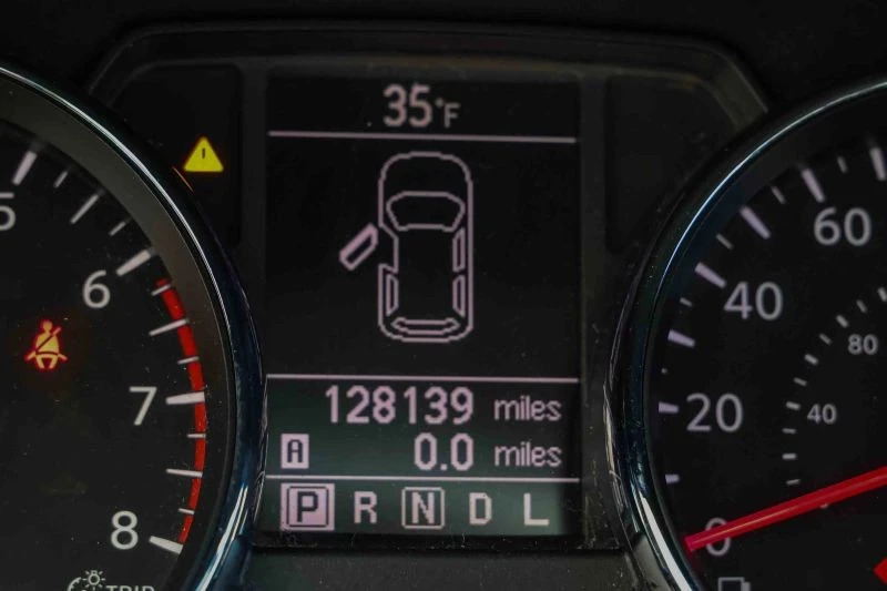 2013 Nissan Rogue - Image 8 of 12