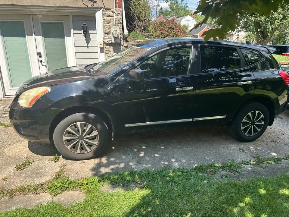 2013 Nissan Rogue - Image 2 of 12