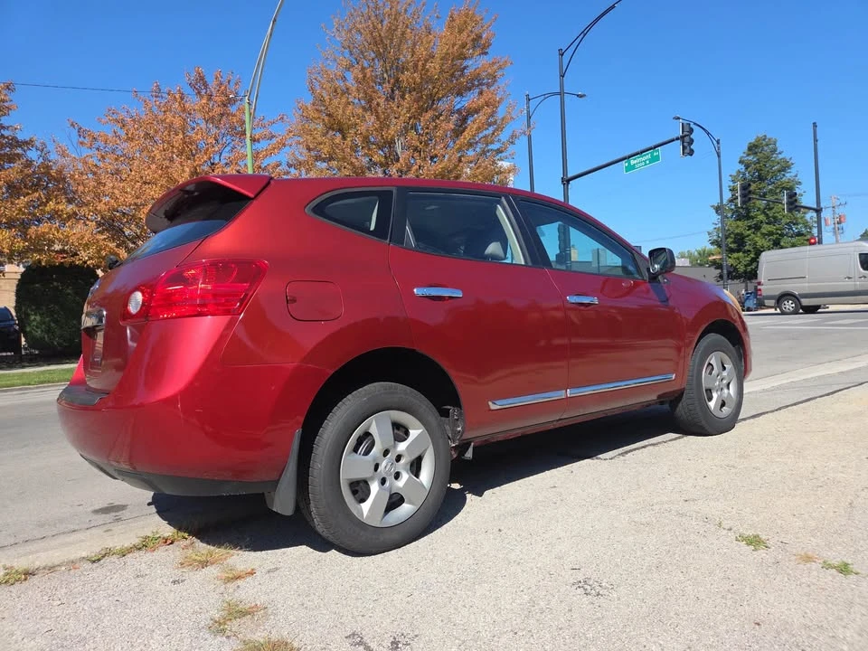 2013 Nissan Rogue - Image 2 of 9