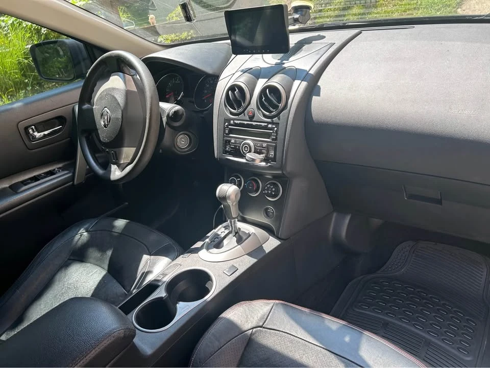 2013 Nissan Rogue - Image 10 of 12