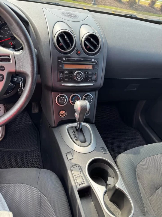 2013 Nissan Rogue - Image 10 of 14