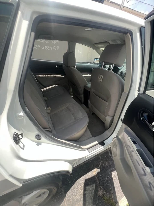 2013 Nissan Rogue - Image 2 of 5