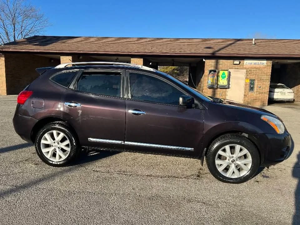 2013 Nissan Rogue - Image 2 of 11