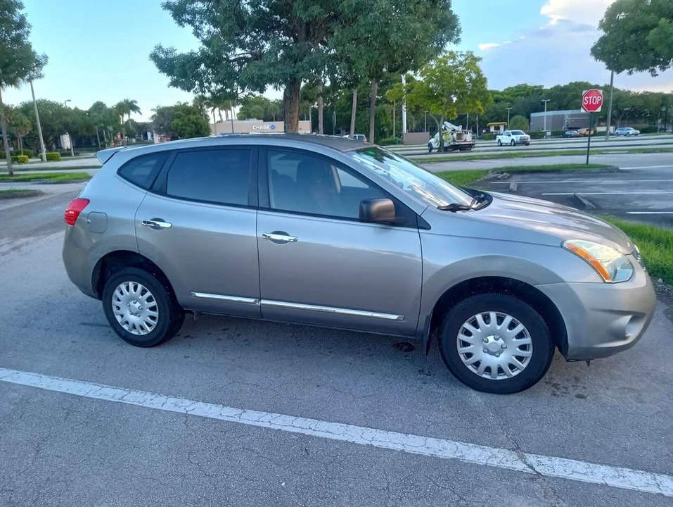 2013 Nissan Rogue - Image 3 of 9