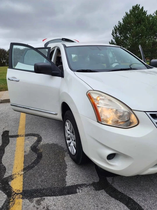 2013 Nissan Rogue - Image 12 of 16
